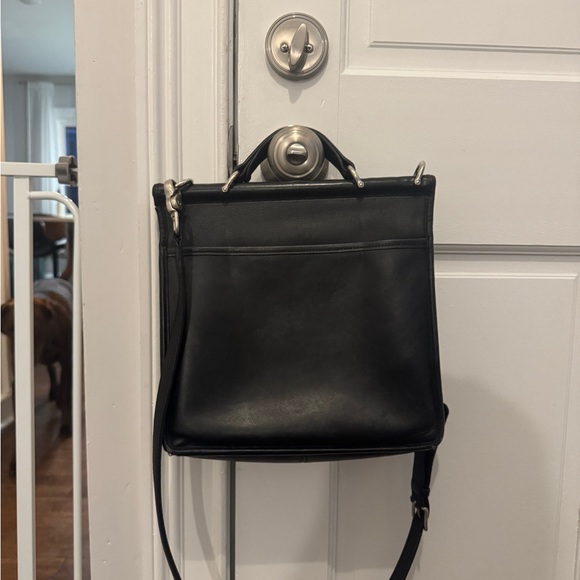 Vintage Coach Willis Bag - Black with Nickel Hardware - Picture 3 of 6
